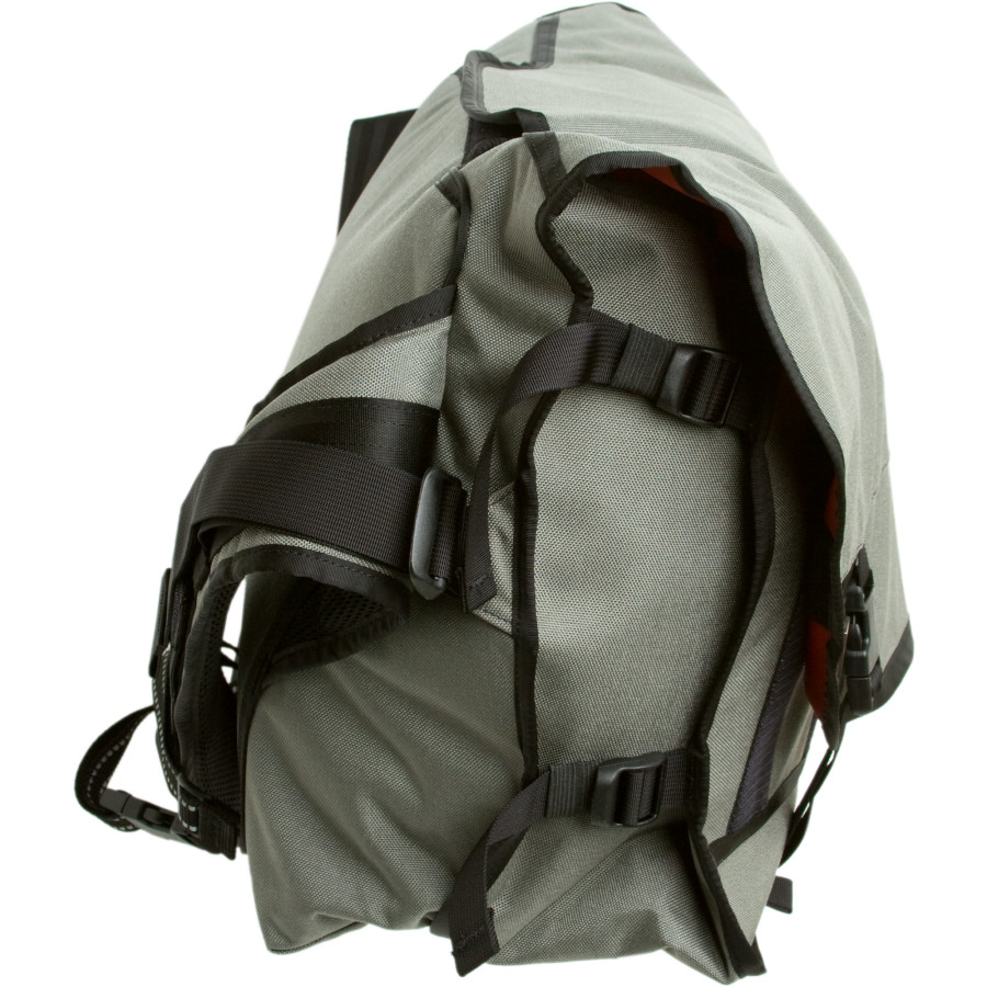 Chrome Berlin Messenger Bag Competitive Cyclist