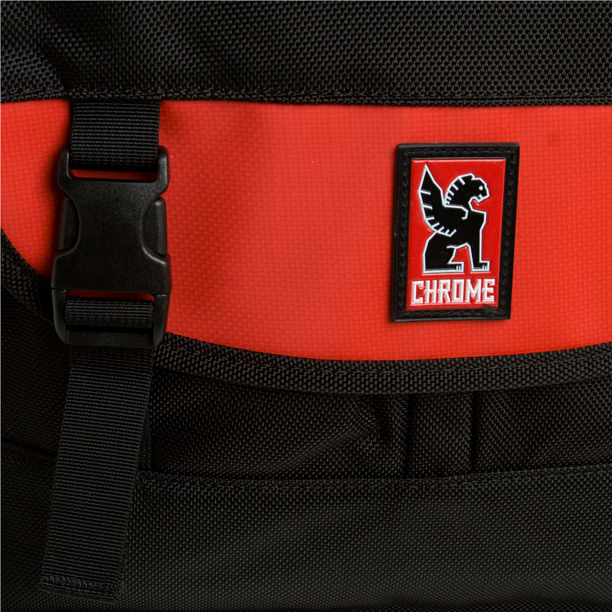 CHROME SOMA メッセンジャーバッグ 16L Chrome Soma Messenger Bag - Accessories