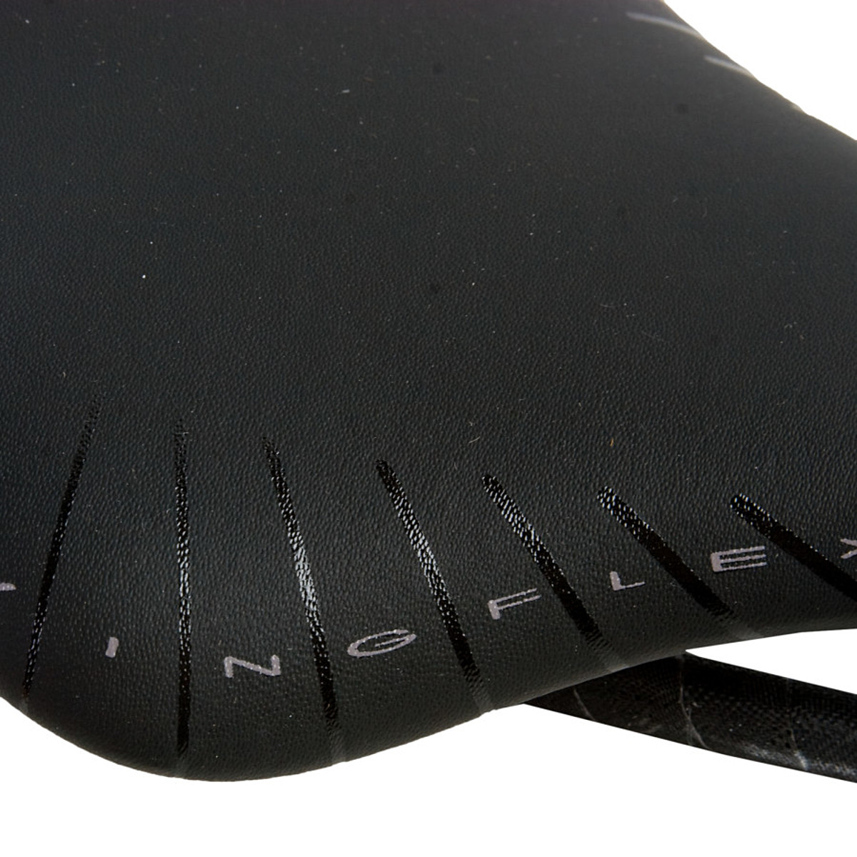 Fi'zi:k Antares 00 Carbon Braided Saddle - Components