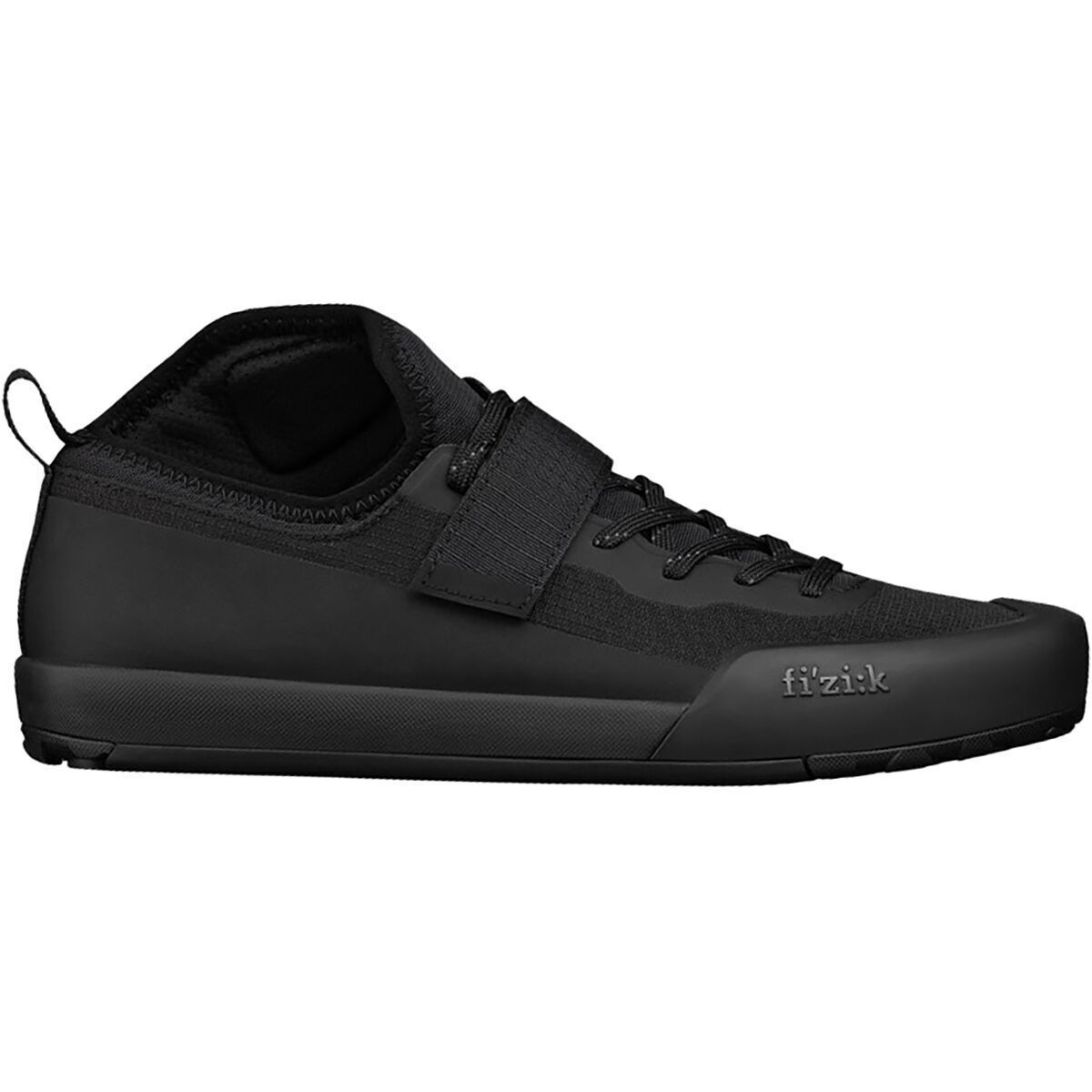 Fi'zi:k Gravita Tensor Flat Cycling Shoe - Men's Black/Black, 42.5