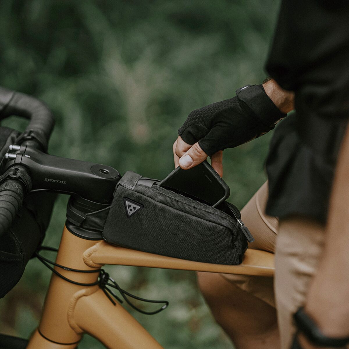 Bicycle Apidura Bolt On Bento Box Apidura Racing Bolt On Top Tube