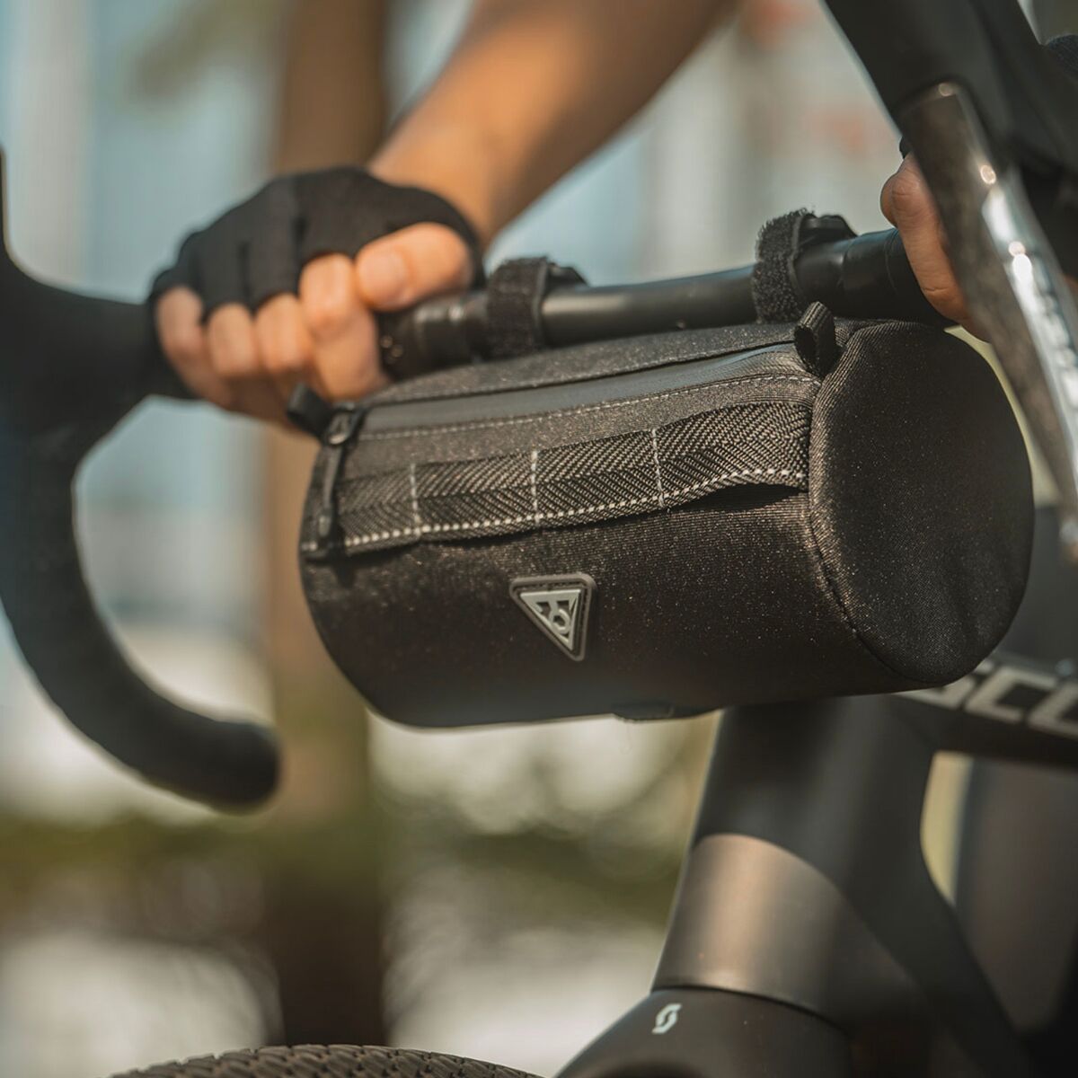 Amazon.com: Topeak Tubular Handlebar Bag, 3.8 Litres, Black