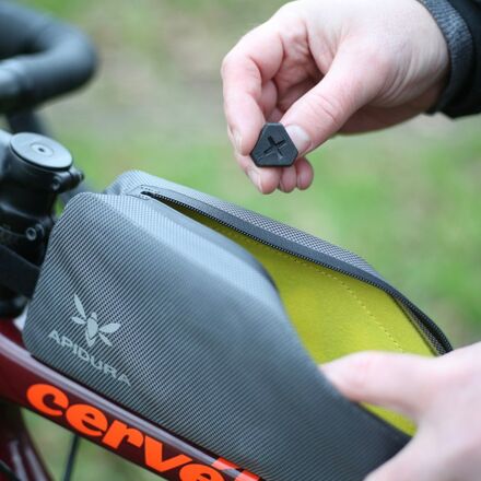 Apidura Expedition Bolt-On Top Tube Pack - Accessories