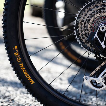 Continental Magnotal Tubeless 29in Tire - Components