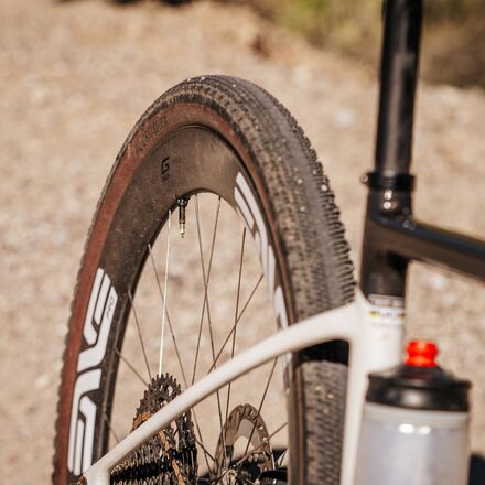 ENVE G SES 6.7 PRO Carbon Wheel - Tubeless - Components
