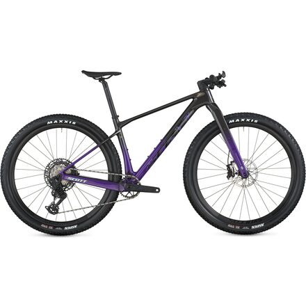 giant gravel bicycle Revolt 2 longer reach and steeper head tube angle for improved acceleration and climbing Giant Gravel bikes: Which is