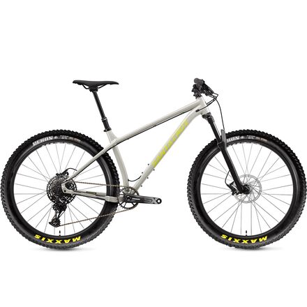 Santa Cruz Bicycles Chameleon 27.5+ D Mountain Bike - Bikes